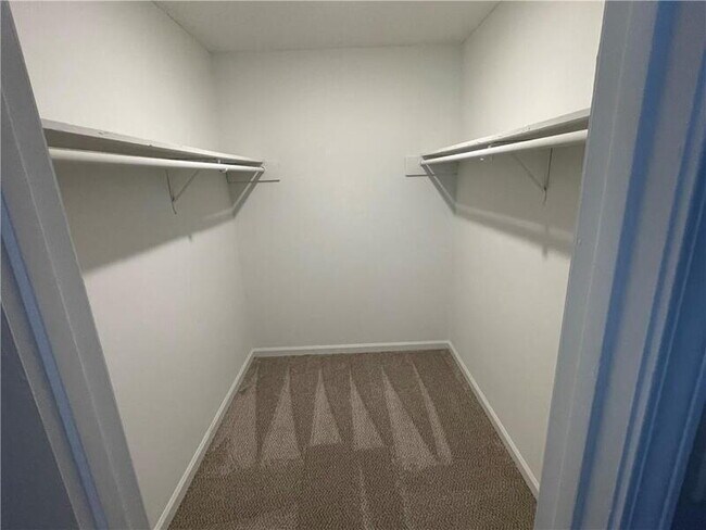 Foto del edificio - 114 Bentley Pkwy