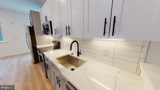 Foto del edificio - 1327 N Marston St