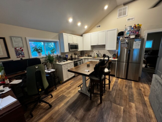 Building Photo - 42079 Sweet Spring Ln