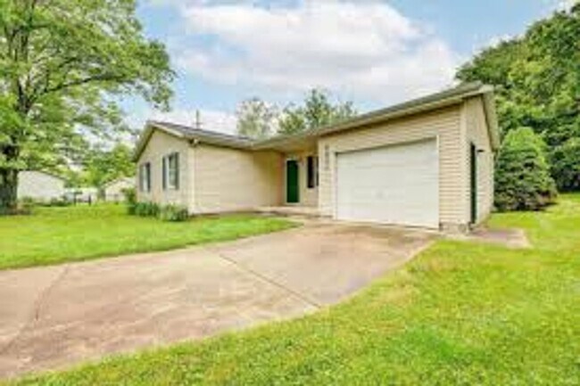 Foto del edificio - Available now!! Great quiet neighborhood —...