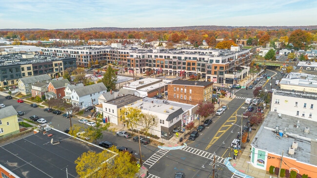 Photo - 114 Center St Apartments
