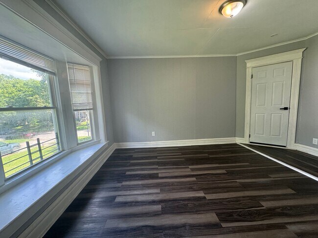 Foto del edificio - 148-152 Grand Avenue