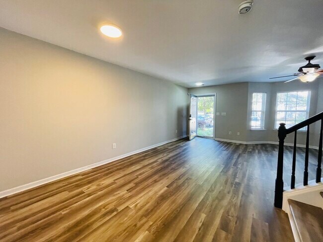 Building Photo - 8045 Long House Ln