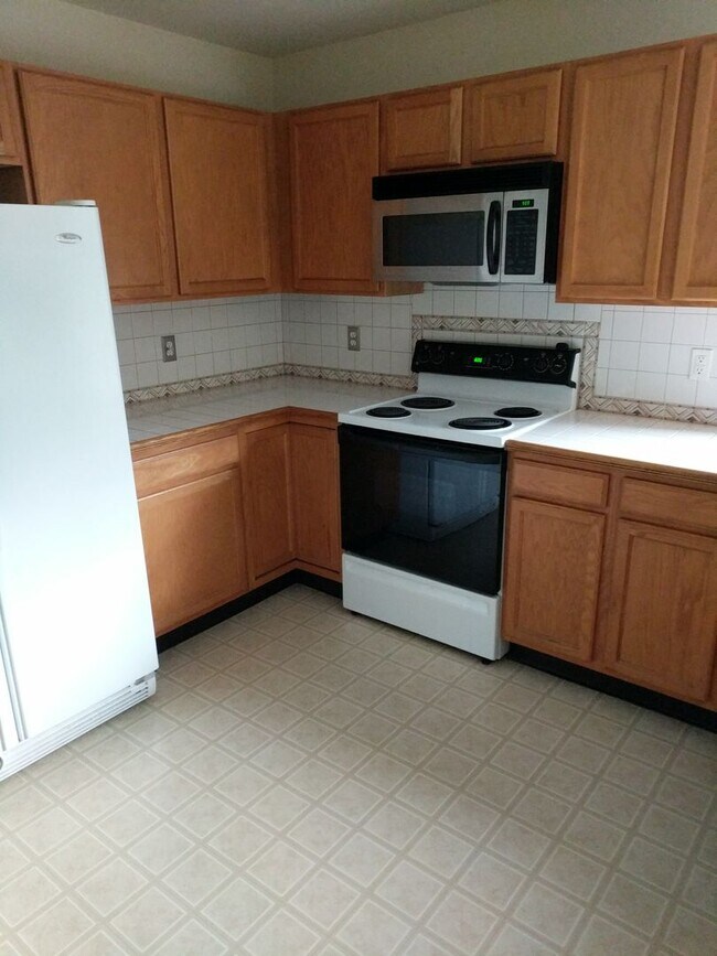 Foto del edificio - Light airy two story minutes from Fort Carson