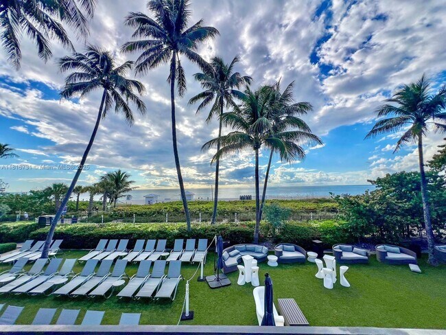 Foto del edificio - 5225 Collins Ave