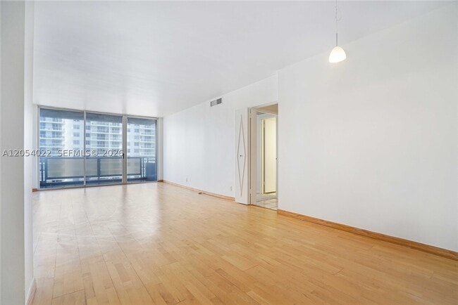 Building Photo - 5700 Collins Ave
