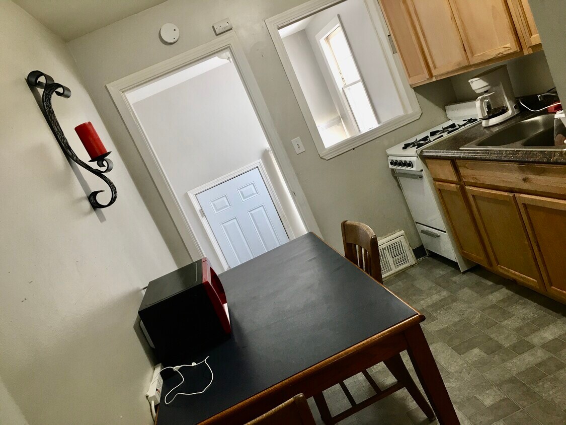 Foto del edificio - 878 Storer Ave