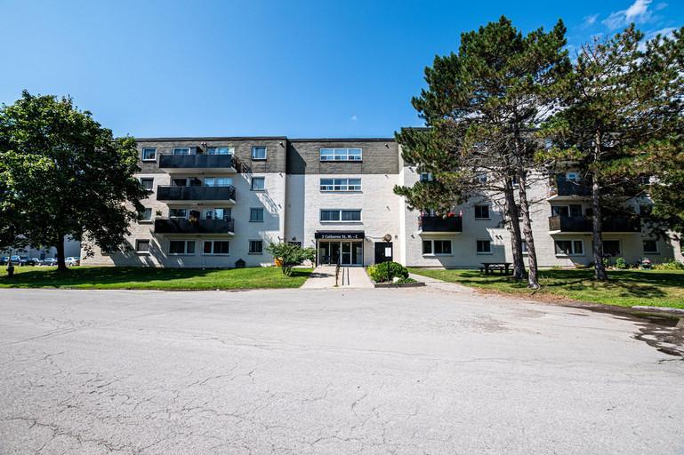 2 Colborne Apartments 2 W Colborne St Lindsay, ON