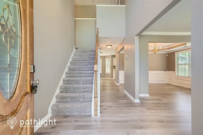 Building Photo - 670 Georgian Hills Dr, Lawrenceville, GA, ...
