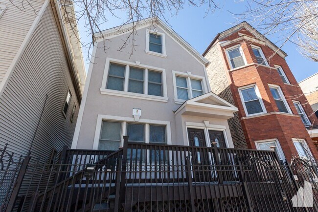 Building Photo - 2440 N Ashland Ave