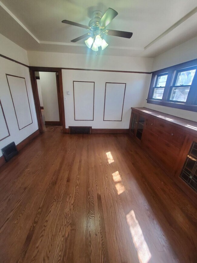 Building Photo - 3302-3304 N 37th St. (Duplex)