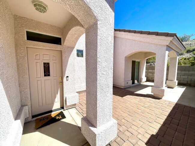 Building Photo - Charming 3 Bedroom Home in El Camino Villa...
