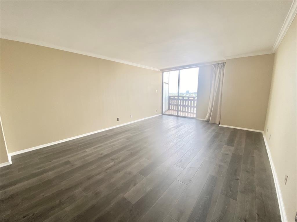 Foto principal - 2016 Main St
