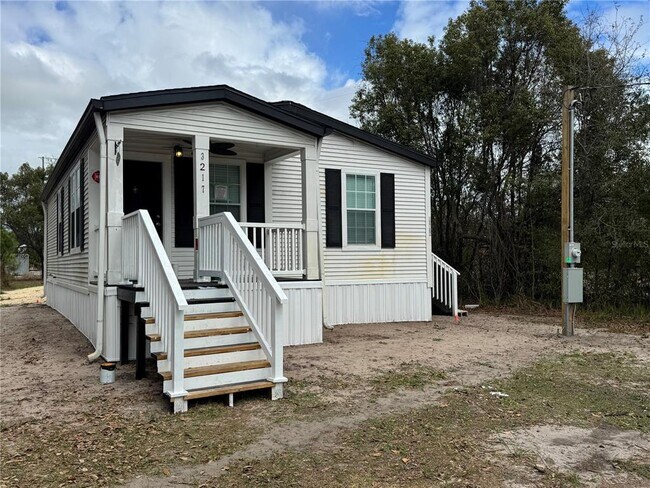 Foto del edificio - 3217 Old Tampa Hwy