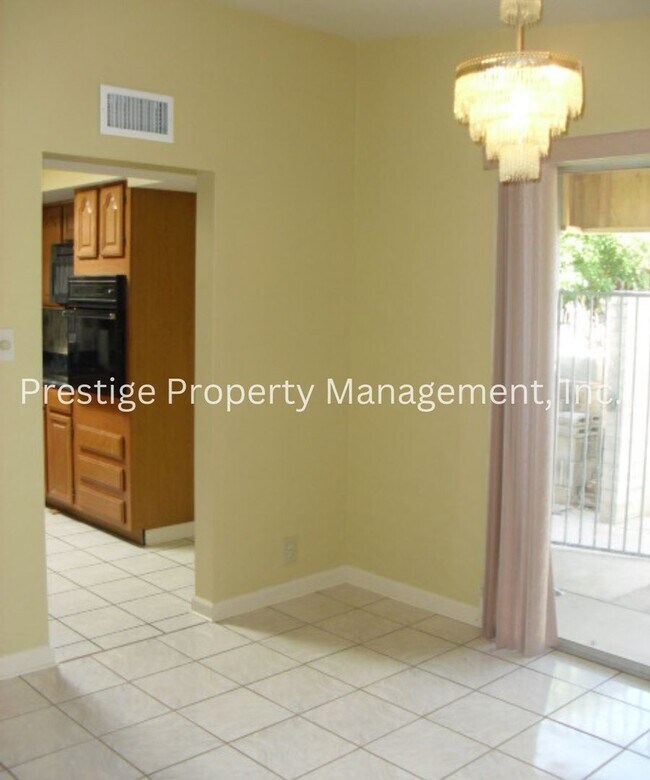 Foto del edificio - Beautifully and Spacious East Side Home!