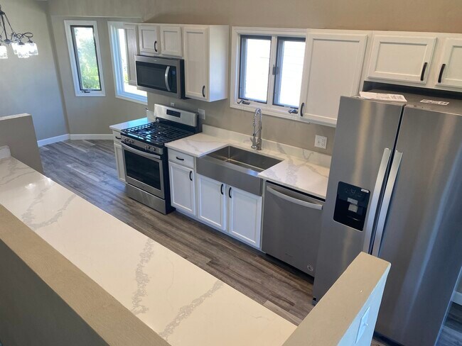 Building Photo - 6558 Sawgrass Dr