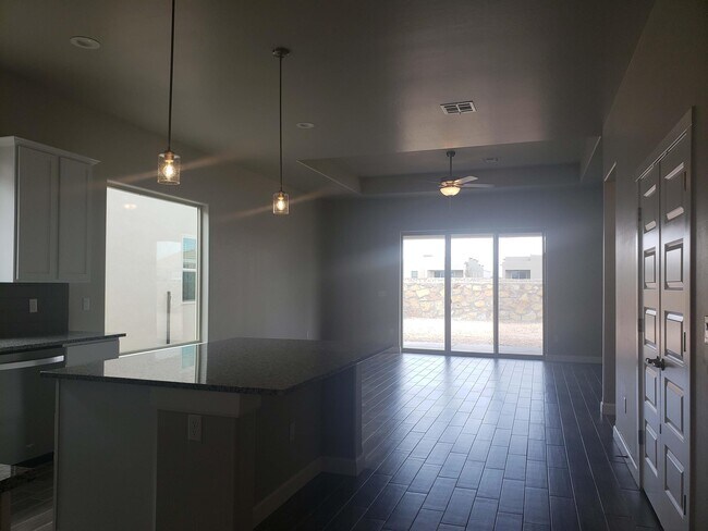 Foto del edificio - 6241 Quick Silver