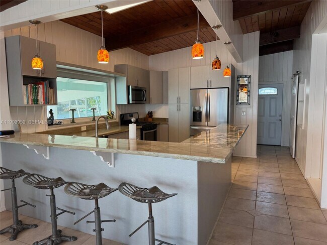 Foto del edificio - 900 Morris Ave