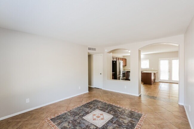 Building Photo - 7161 W Osborn Rd