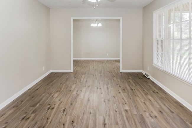 Building Photo - 4711 Whitehall Dr NW