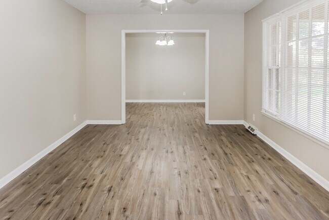 Foto del edificio - 4711 Whitehall Dr NW
