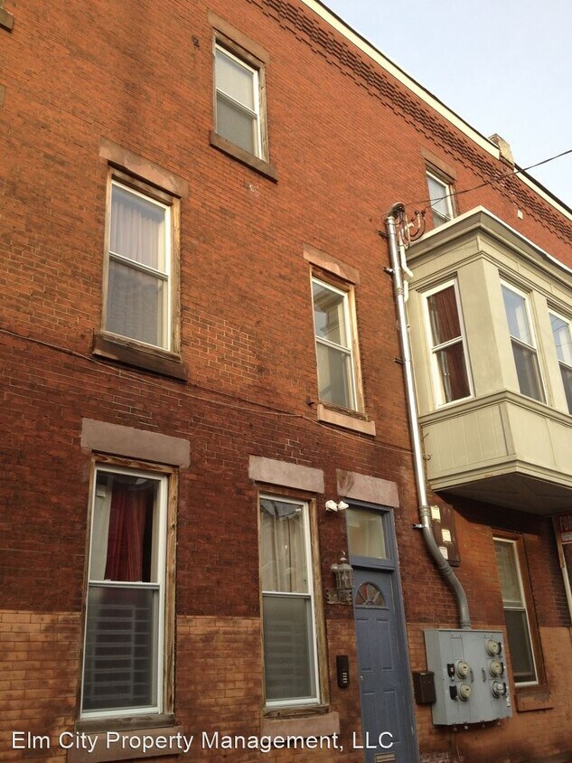 Primary Photo - 2400 Carpenter St