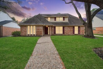 Building Photo - 11319 Chevy Chase Dr
