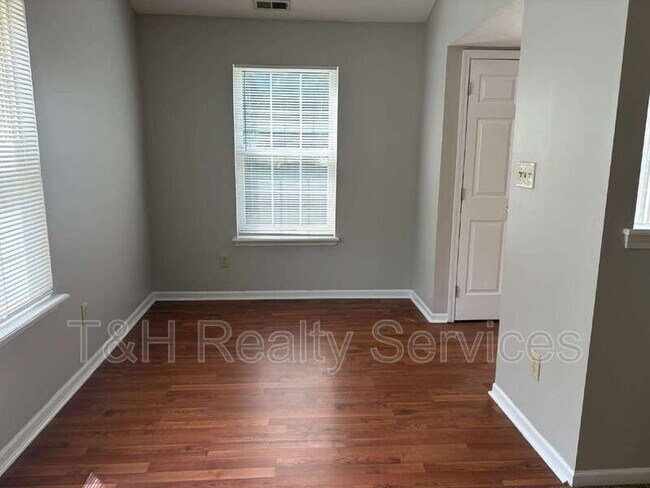 Foto del edificio - 5022 Aspen Crest Ln