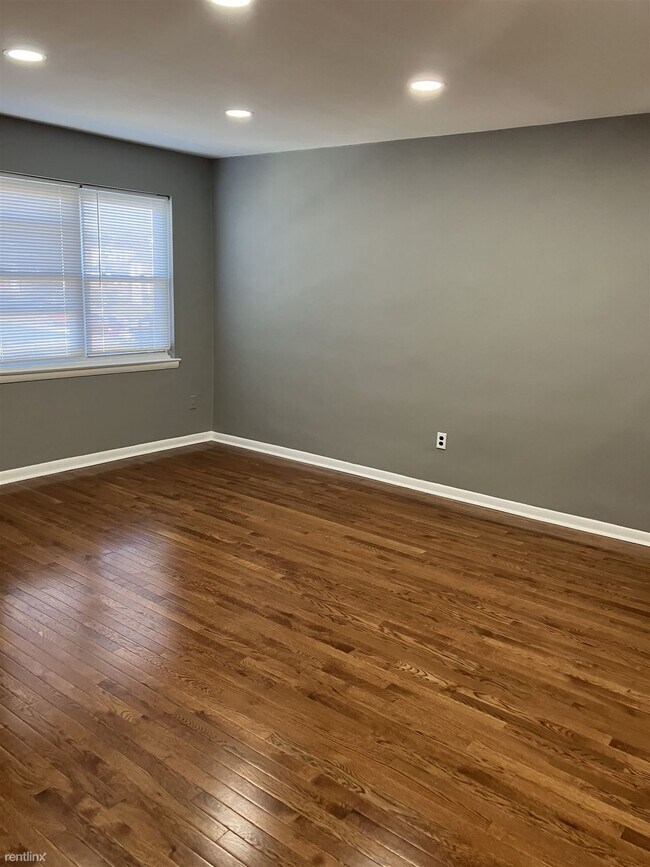 Foto del edificio - 2 br, 1 bath Duplex - 2649 Wentworth Road 2