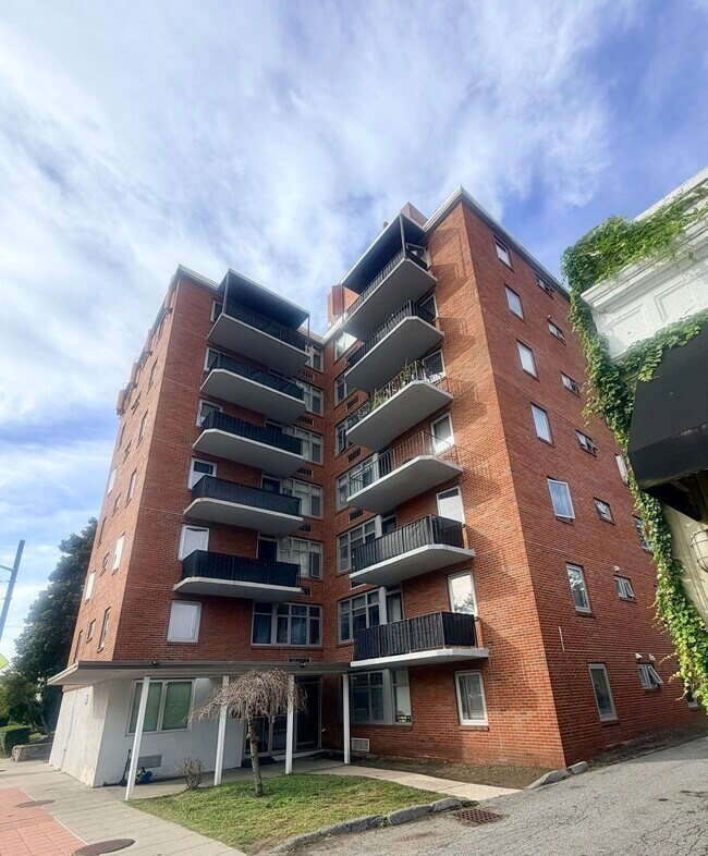 Building Photo - 125 Trapelo Rd