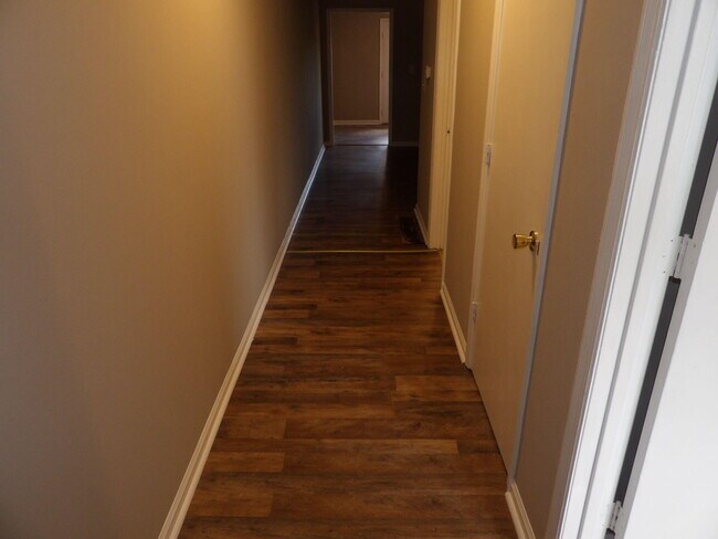 Building Photo - 75 Ashwood Ct
