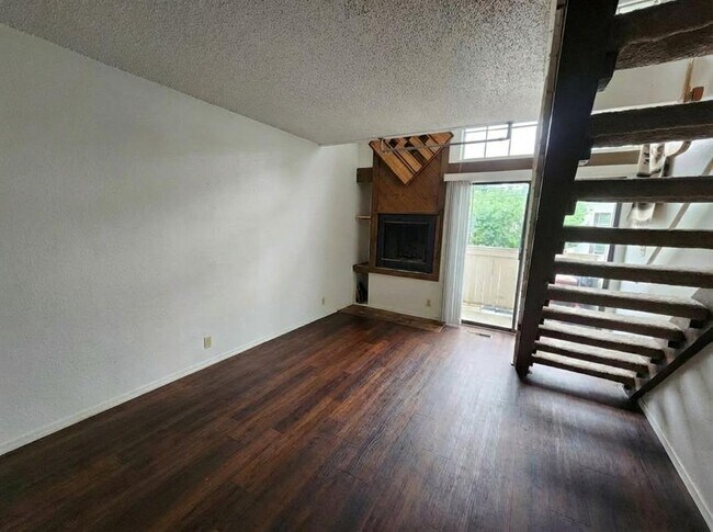 Foto del edificio - 701 W 25th St