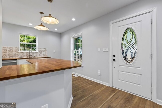 Photo - 187 Joe Louis Dr NW House