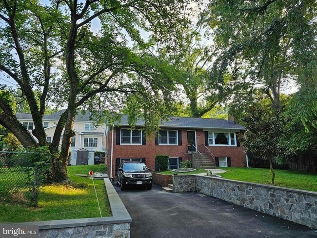 Building Photo - 6513 Old Dominion Dr