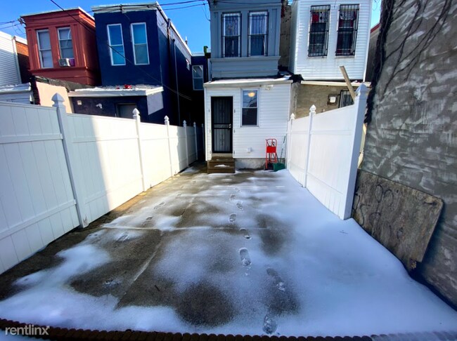 Foto del edificio - 3 br, 1 bath Townhome - 2952 N 6th St