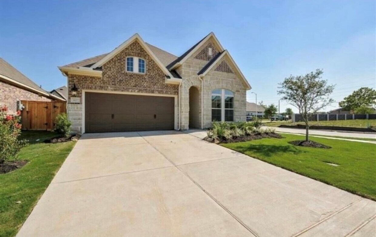 Foto principal - 427 Micaela Meadows Ct