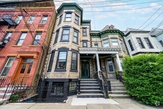 Building Photo - 933A Summit Ave