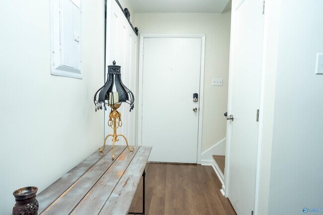 Foto del edificio - 2222 Colony Dr SW
