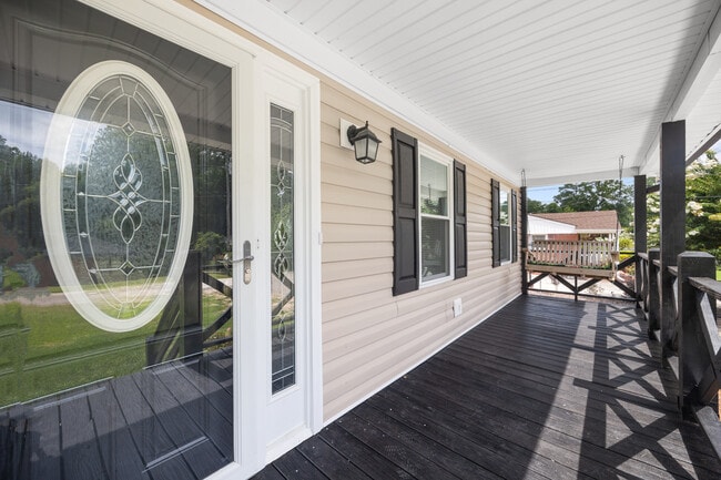 Building Photo - 111 Forest View Dr