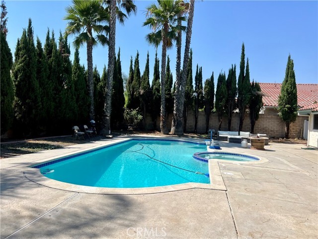 Foto principal - 10401 Garden Grove Ave