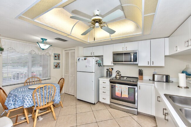 Foto del edificio - Countryside Country Club - 2 bedroom condo