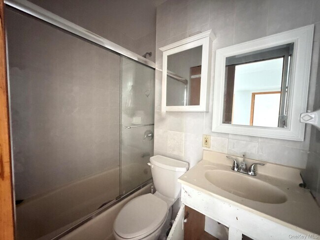 Foto del edificio - 49-04 69th St