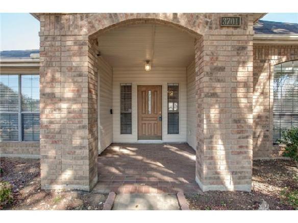 Foto del edificio - 3701 Dutton Dr