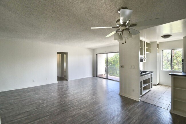 Foto del edificio - 5502 Corteen Pl