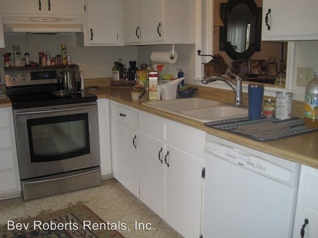 Building Photo - 1583 Laureldale Dr