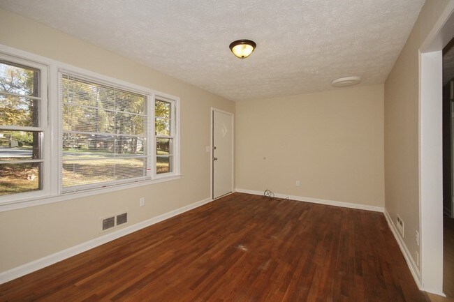 Building Photo - 355 Arcadia Pl SW