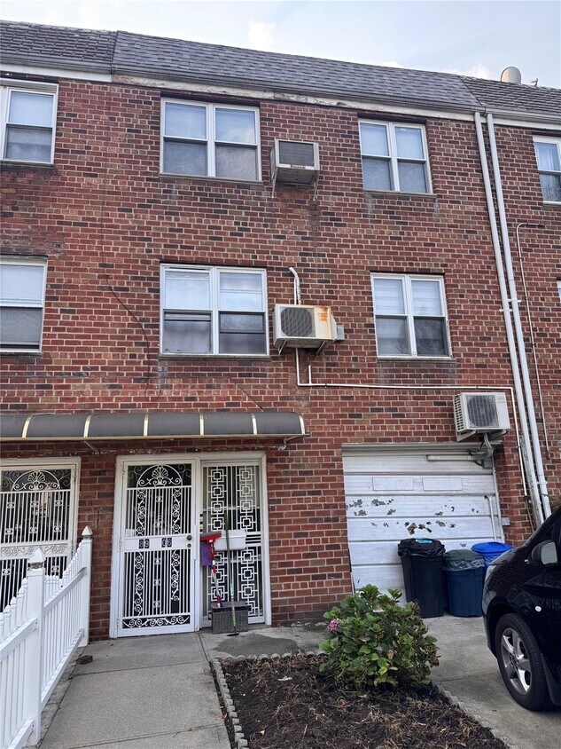 Foto principal - 89-06 70th Rd