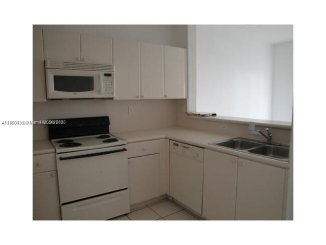 Building Photo - 1663 SE 27th Dr