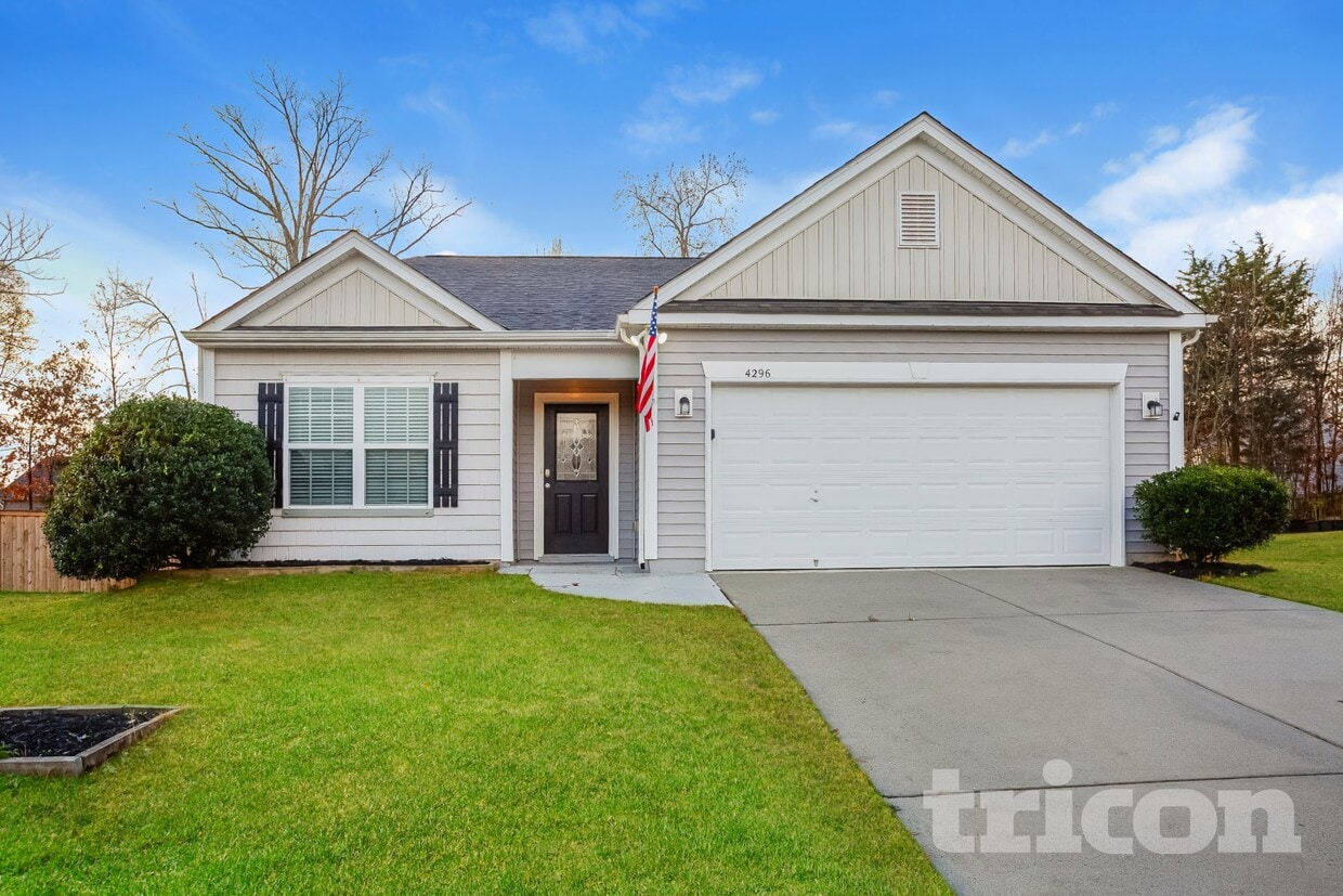 Foto principal - 4296 Tucker Chase Drive