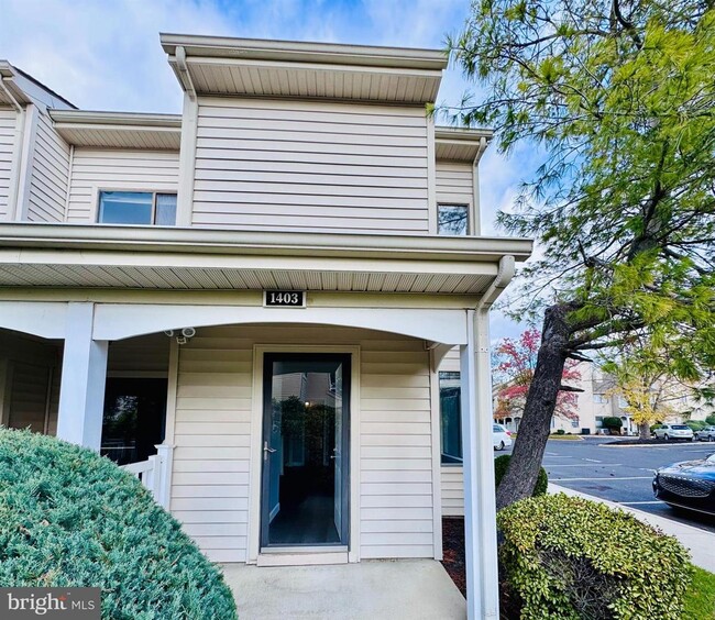 Building Photo - 1403 Roberts Way